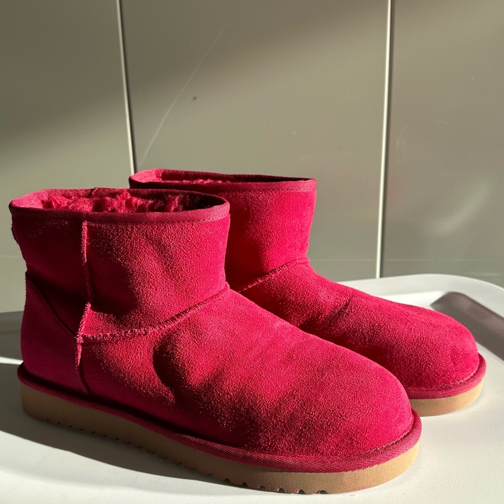 KOOLABURRA 1114851 KOOLA MINI II BERRY RED BOOTS SIZE 8. Brand NEW